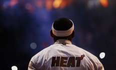 开云APP-独步天下！哈登41+12+7无解统治，爵士全队战术被他一人肢解