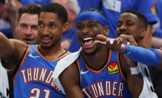 开云下载-勇士力克雷霆，将晋级西部半决赛