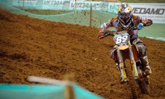 开云体育在线-斯德哥尔摩的残酷与温柔，瑞典队横扫中国队，梁靖崑独扛战旗