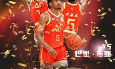 开云下载-球星大放异彩！3球带队晋级，球迷沸腾