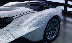 开云体育官方网站-关于阿斯顿马丁险胜雷诺车队，拉塞尔高光表现的信息