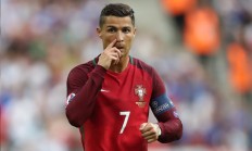 开云体育平台APP-福克斯50+绝命7秒，当个人英雄主义点燃集体胜利