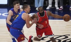 开云体育官网-活塞VS步行者杰克逊后仰后空翻幅度不够