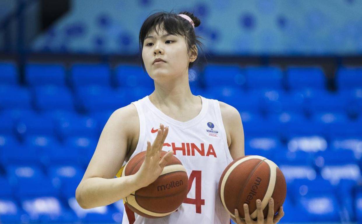 俄罗斯女篮球员获得最有价值球员奖