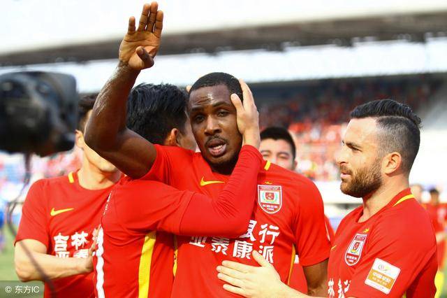 鲁能客场2-2逼平重庆，延续保持不败纪录的简单介绍