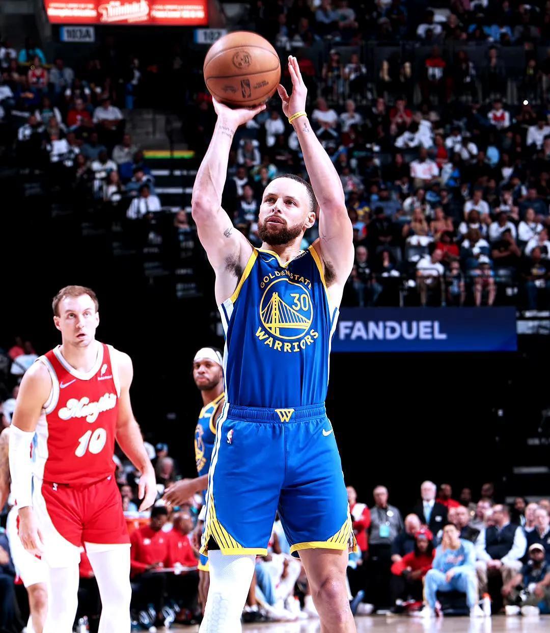 包含灰熊绝杀夺胜，球队留员鸡排争抗季后赛的词条