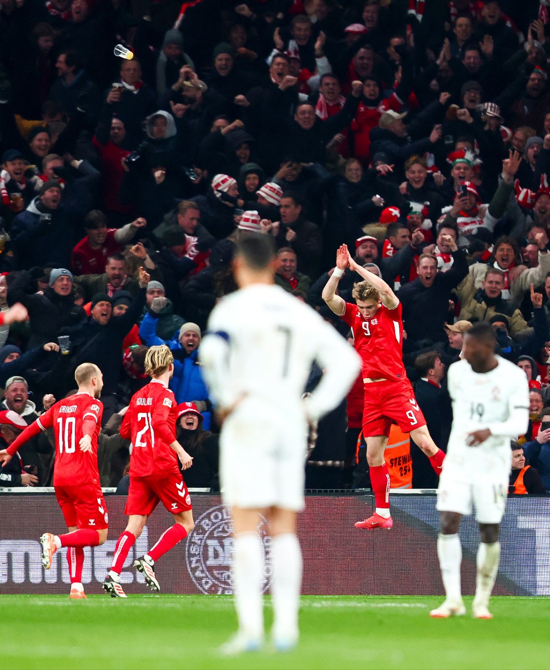 惊艳绝伦的进球瞬间！比赛场面迅速陷入白热化