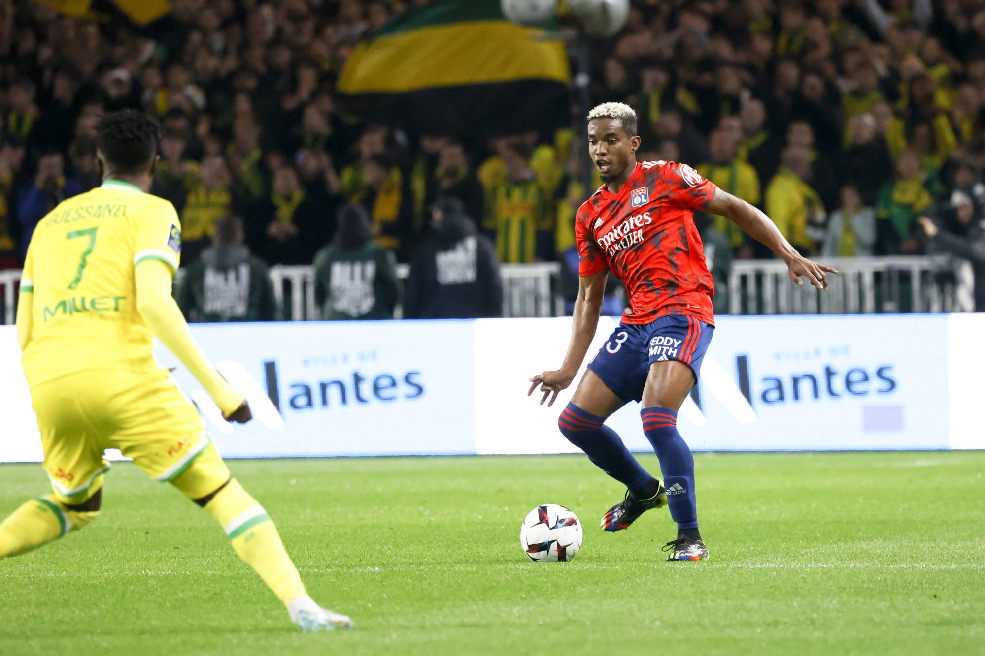 里昂战平南特，失去领先优势