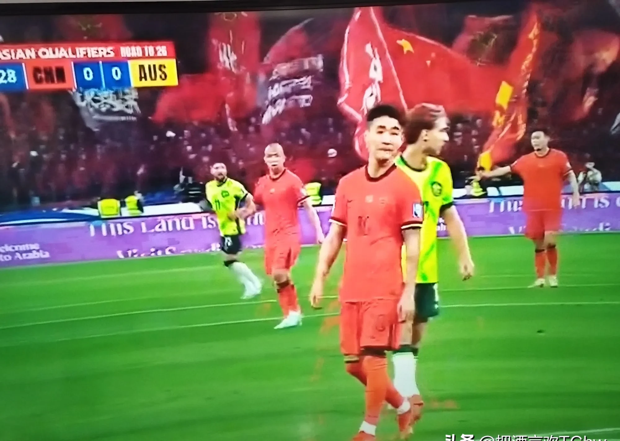 联赛比赛中，中国队完胜对手
