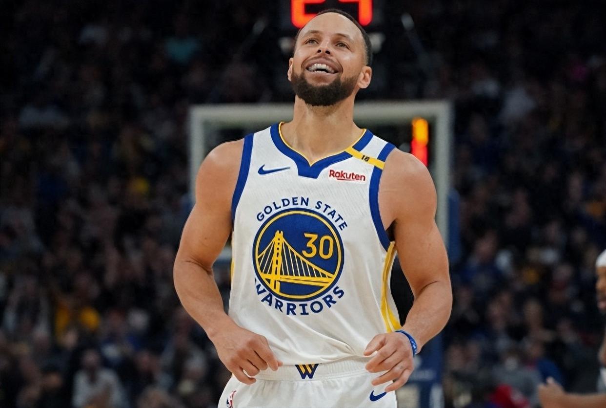 勇士客场战胜掘金,库里25+7 勇士客场战胜掘金,库里25+7