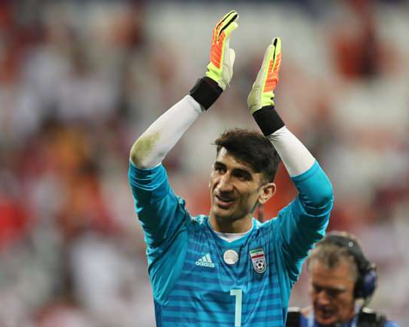 拉科鲁尼亚门将连续扑出射门，帮助球队保持领先