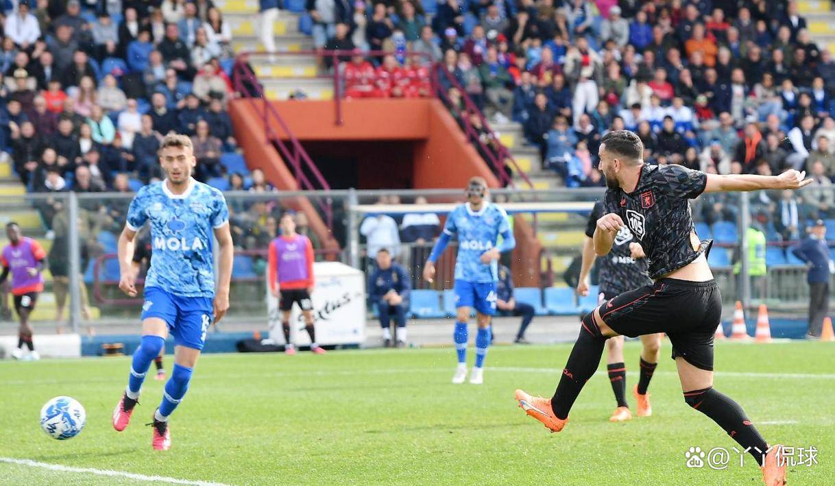 热那亚战术失误频现，球队面临危机