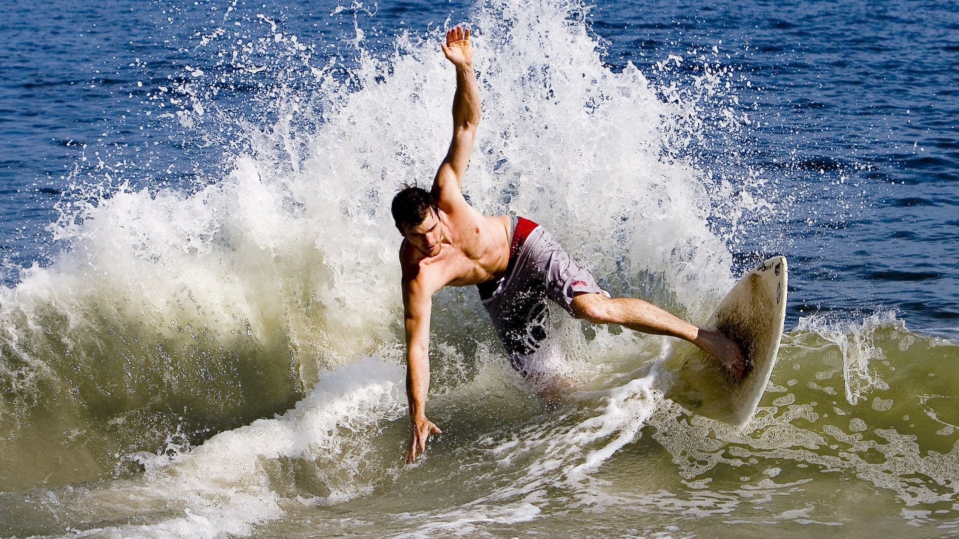 足球版图重构之夜，法国队4-0客胜毕尔巴鄂，国家队为何跨维度参赛？